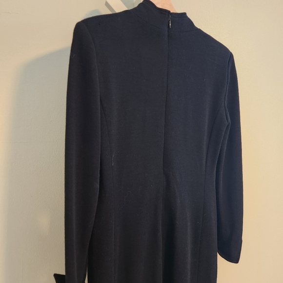 Oscar de la Renta 1990s Black Lbd Wool Shift Dress | Like New| Size 6 Vintage - Picture 3 of 15